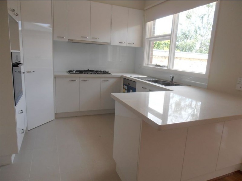 65 Panoramic Grove, Glen Waverley VIC 3150