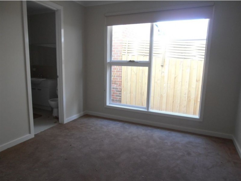 65 Panoramic Grove, Glen Waverley VIC 3150