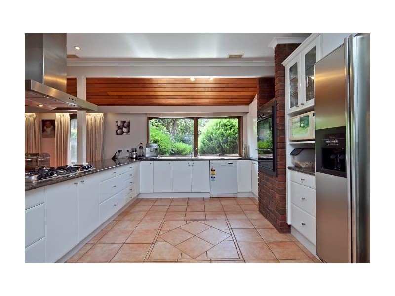 3 Newark Court, Glen Waverley VIC 3150