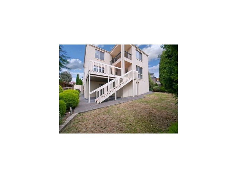 18 Katoomba Drive, Mulgrave VIC 3170