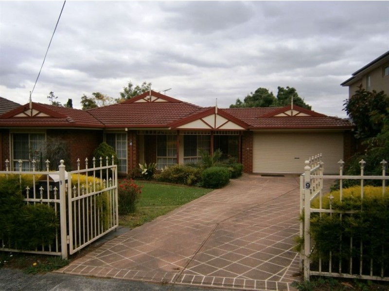 9 Watsons Road, Glen Waverley VIC 3150