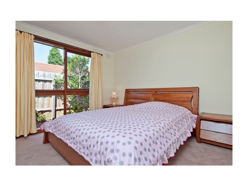 37 Highvale Road, Glen Waverley VIC 3150