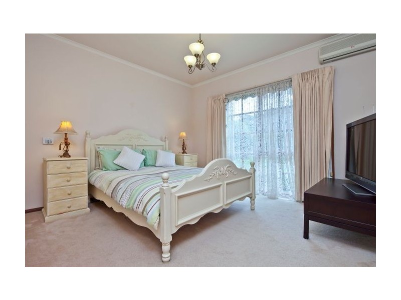 1/1 Rolls Court, Glen Waverley VIC 3150