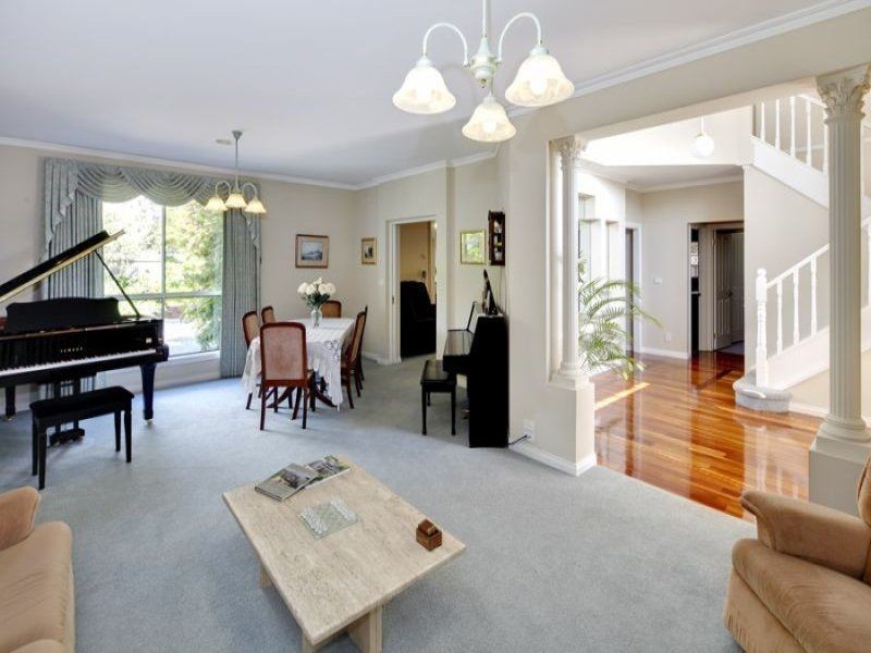 2 Knightsbridge Court, Glen Waverley VIC 3150