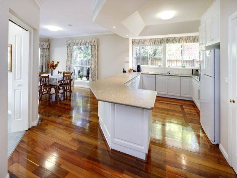 2 Knightsbridge Court, Glen Waverley VIC 3150