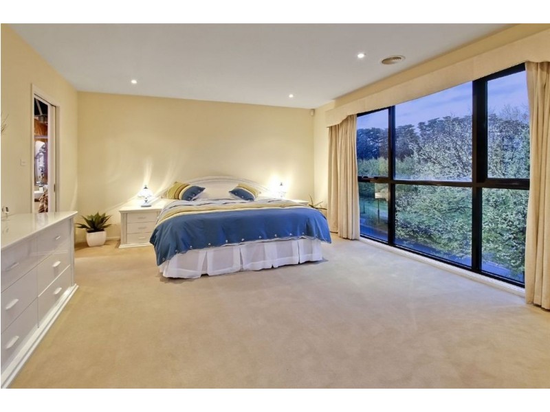 59 Avendon Boulevard, Glen Waverley VIC 3150