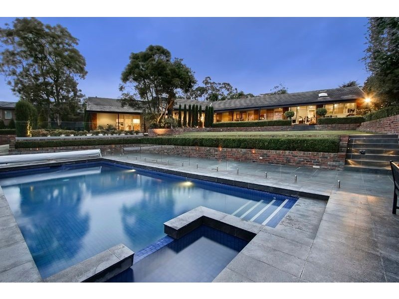 3 Halcyon Drive, Wheelers Hill VIC 3150