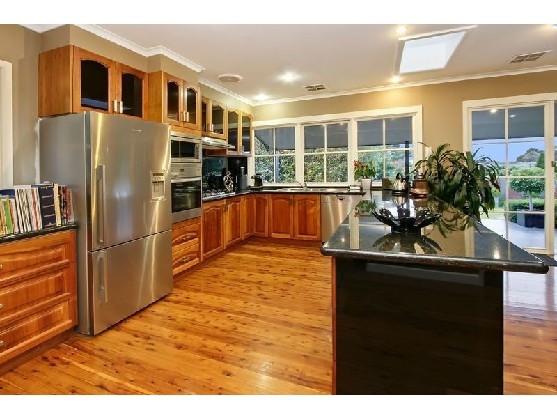 3 Halcyon Drive, Wheelers Hill VIC 3150