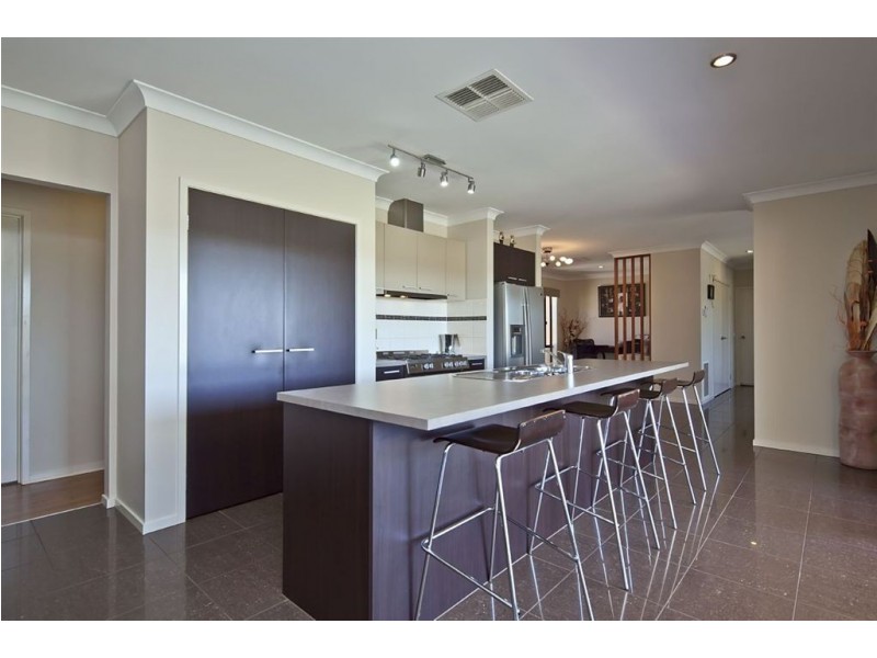 21 Royal Oak Court, Mulgrave VIC 3170