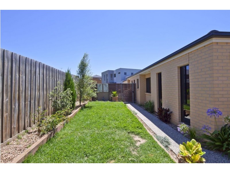21 Royal Oak Court, Mulgrave VIC 3170