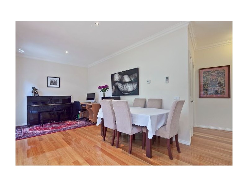 2/2 Kuebler Street, Glen Waverley VIC 3150