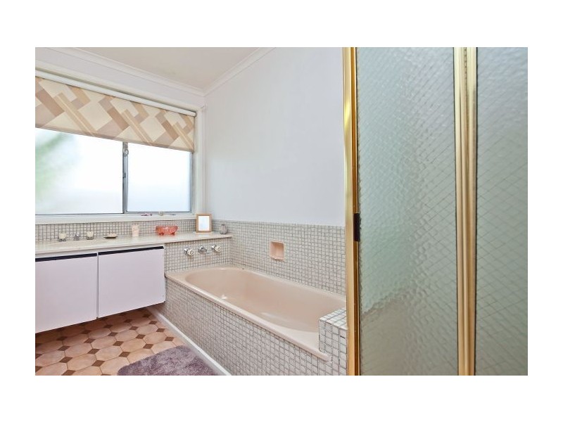 31 Kooringa Crescent, Wheelers Hill VIC 3150