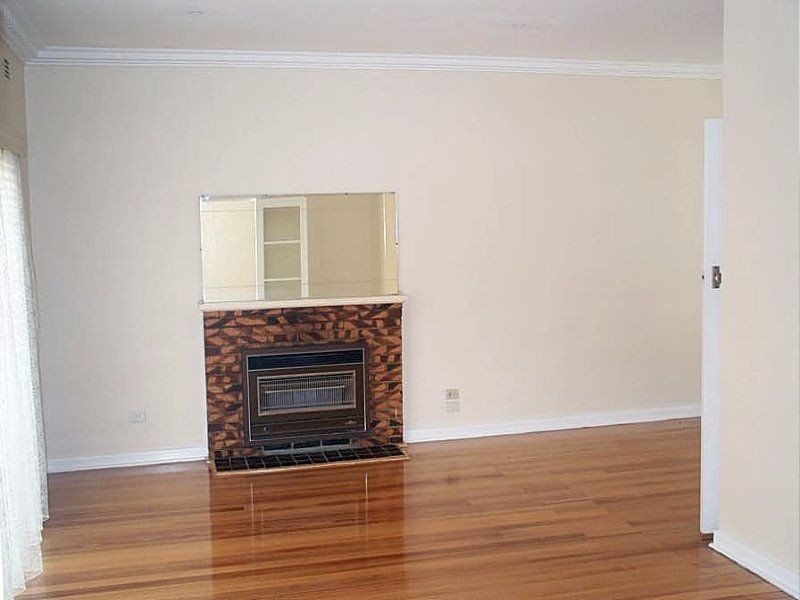 24 Laughlin Avenue, Nunawading VIC 3131