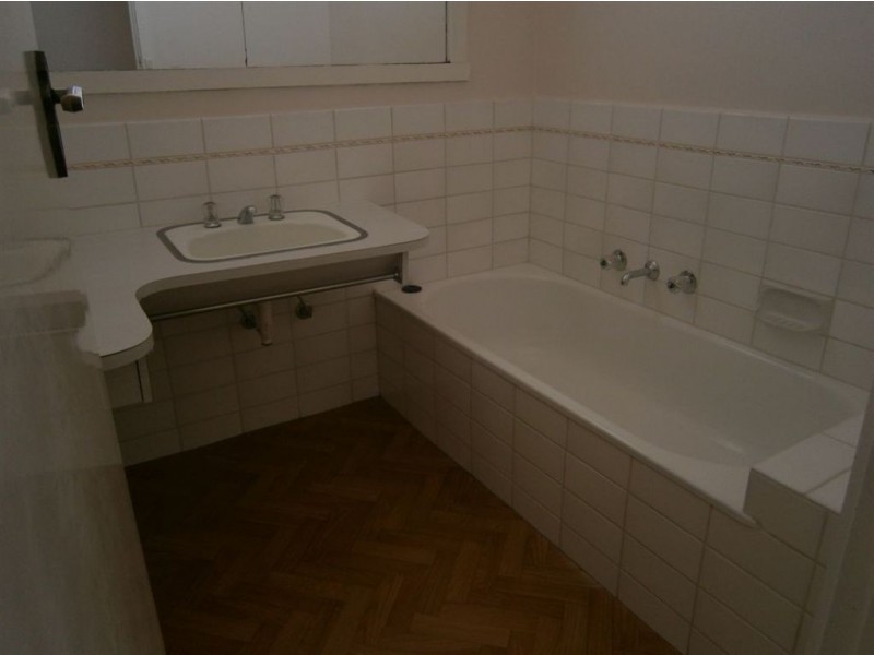 8 Regina Street, Wheelers Hill VIC 3150