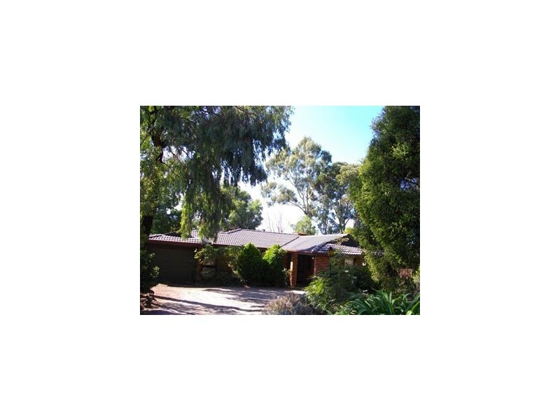 877 Waverley Road, Glen Waverley VIC 3150