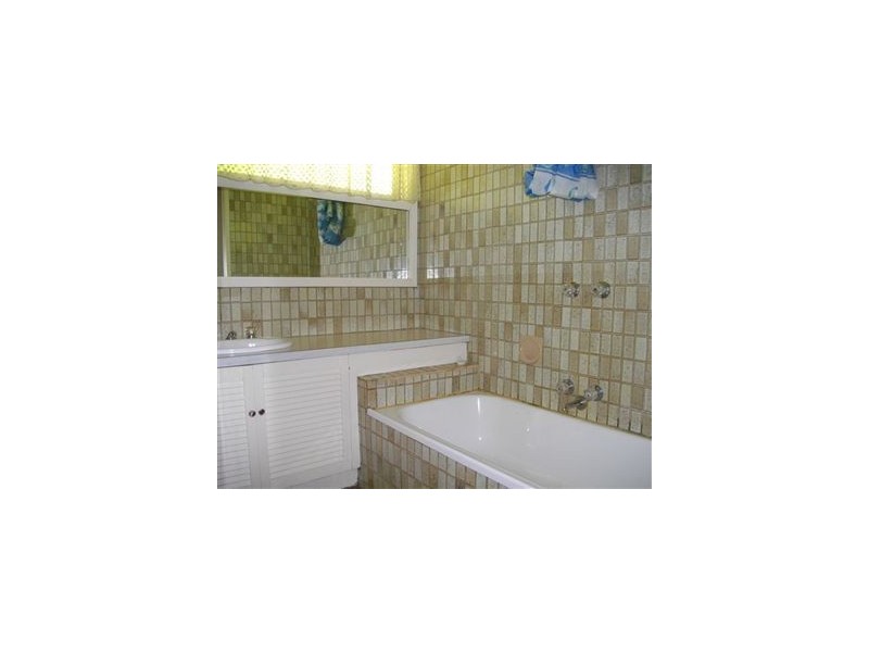 877 Waverley Road, Glen Waverley VIC 3150