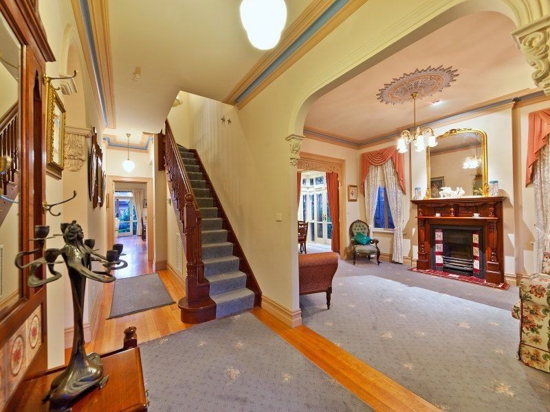 18 College Court, Glen Waverley VIC 3150