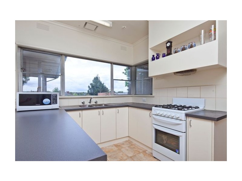 1 Newton Grove, Glen Waverley VIC 3150