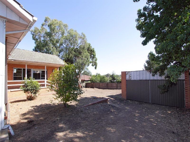 1 Newton Grove, Glen Waverley VIC 3150