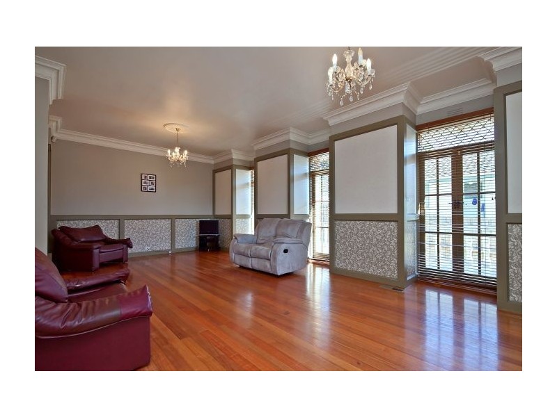 14 Crestmont Drive, Glen Waverley VIC 3150