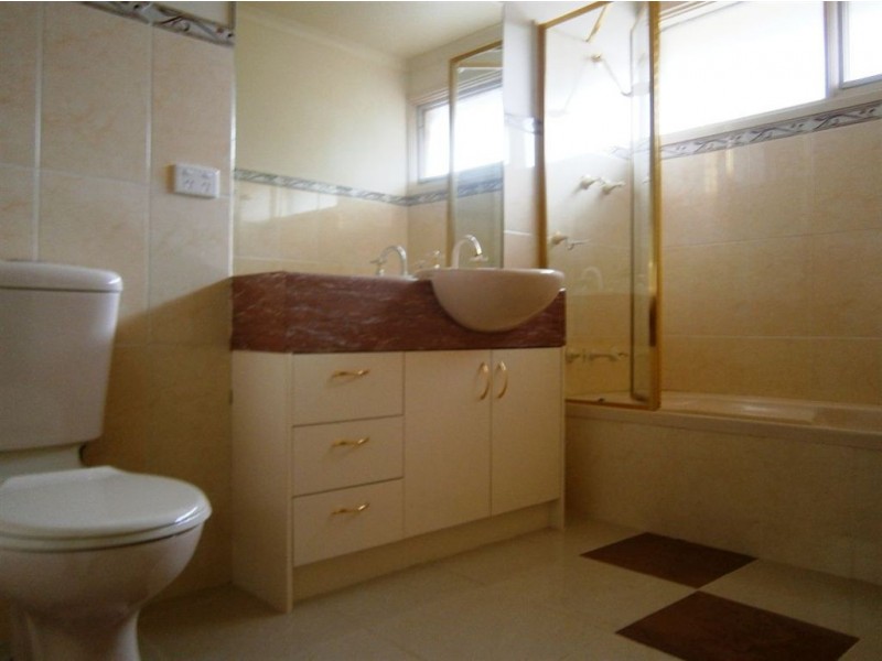 1/4 Bruford Avenue, Wheelers Hill VIC 3150