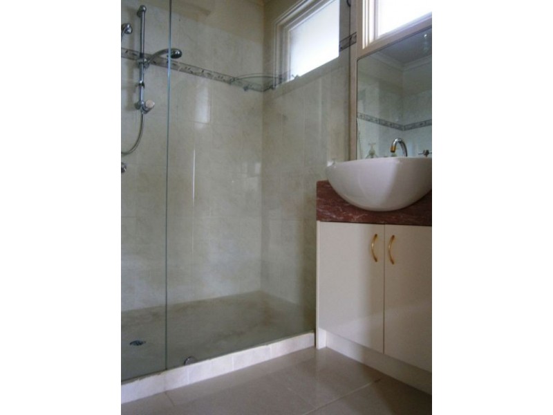 1/4 Bruford Avenue, Wheelers Hill VIC 3150