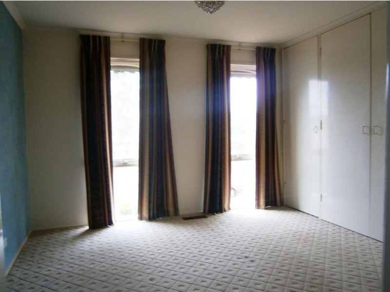 1/4 Bruford Avenue, Wheelers Hill VIC 3150