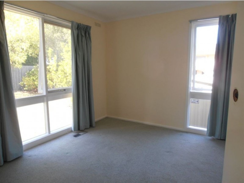 8 Belvedere Avenue, Wheelers Hill VIC 3150