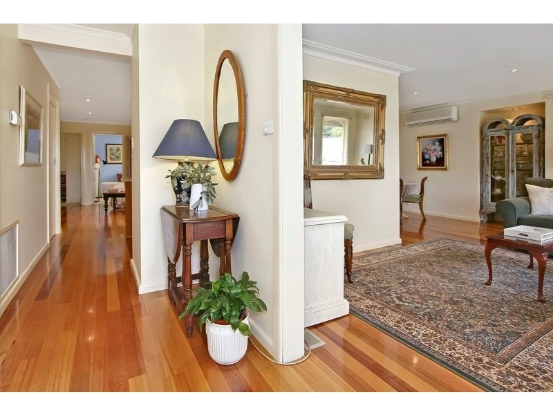 76 Knights Drive, Glen Waverley VIC 3150