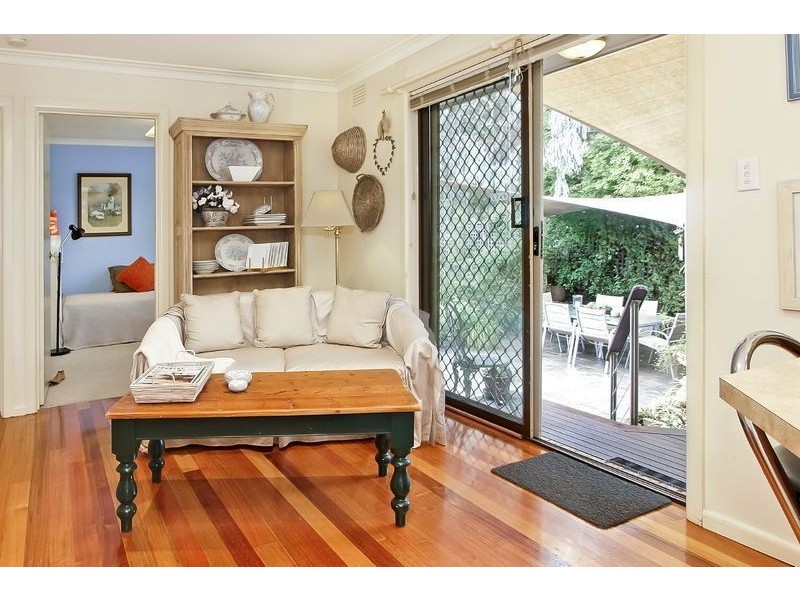 76 Knights Drive, Glen Waverley VIC 3150