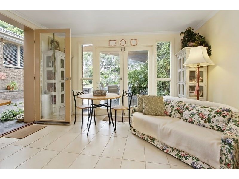 76 Knights Drive, Glen Waverley VIC 3150