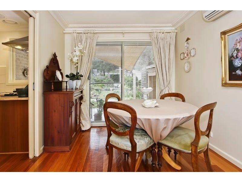 76 Knights Drive, Glen Waverley VIC 3150