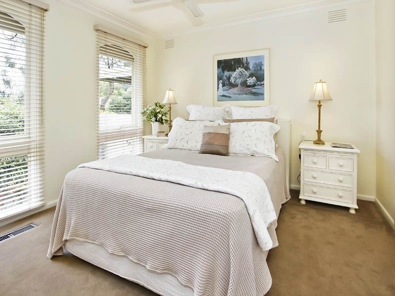 76 Knights Drive, Glen Waverley VIC 3150