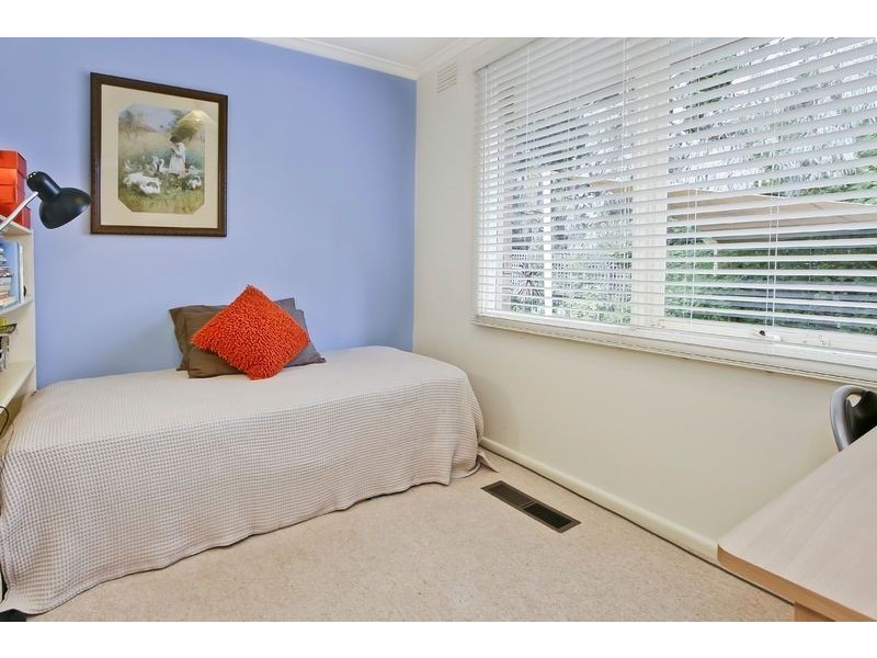 76 Knights Drive, Glen Waverley VIC 3150