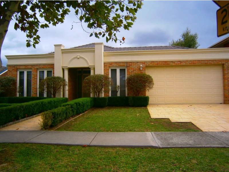 110 Jenola Parade, Wantirna South VIC 3152