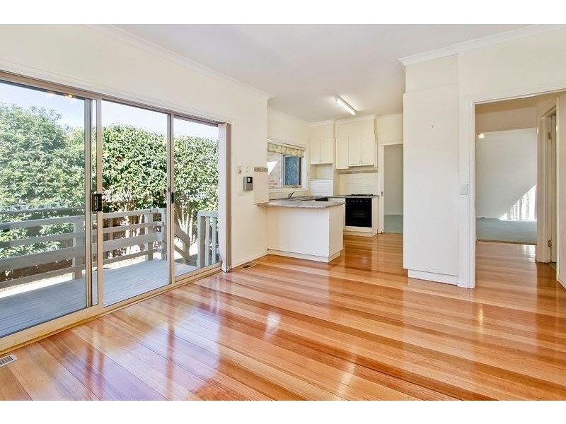2/672 Waverley Road, Glen Waverley VIC 3150