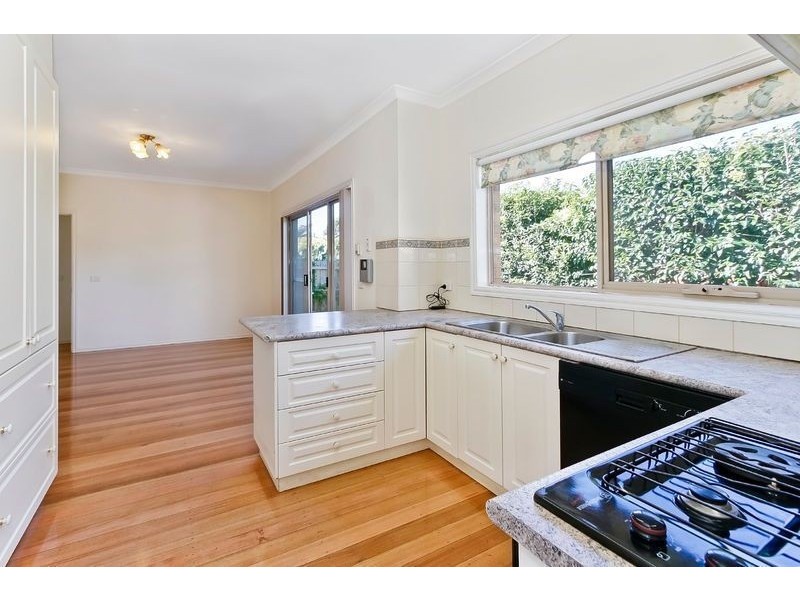 2/672 Waverley Road, Glen Waverley VIC 3150