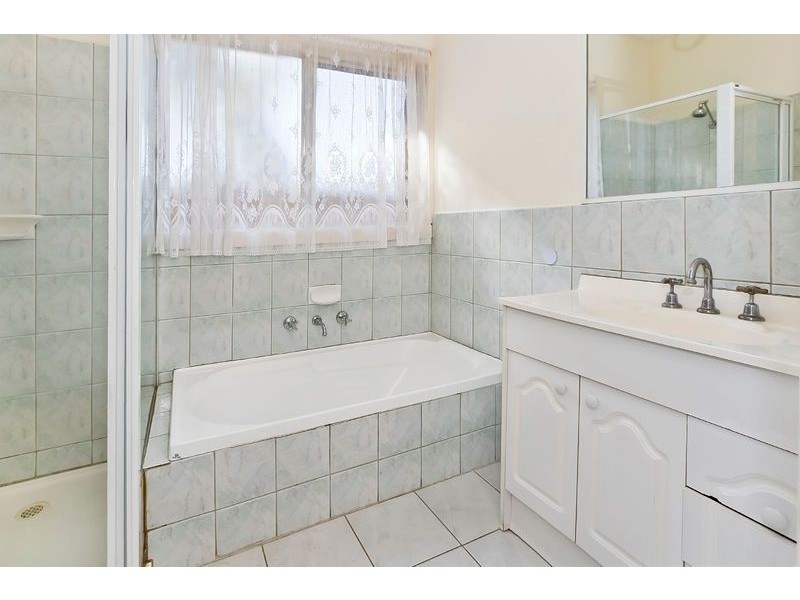 2/672 Waverley Road, Glen Waverley VIC 3150
