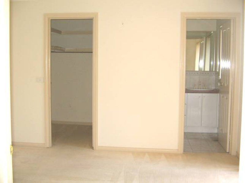 2/8 Evelyn Street, Glen Waverley VIC 3150