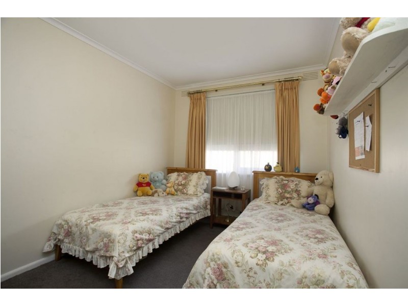 27 Delmore Crescent, Glen Waverley VIC 3150
