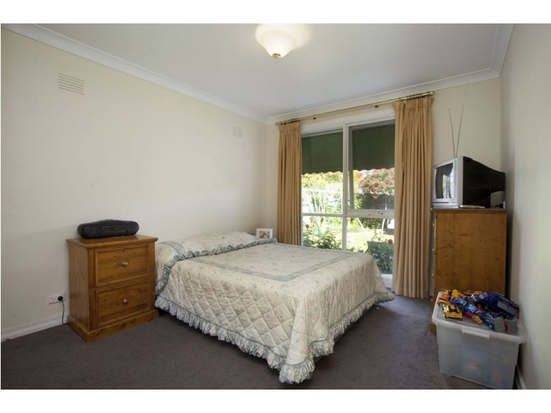27 Delmore Crescent, Glen Waverley VIC 3150