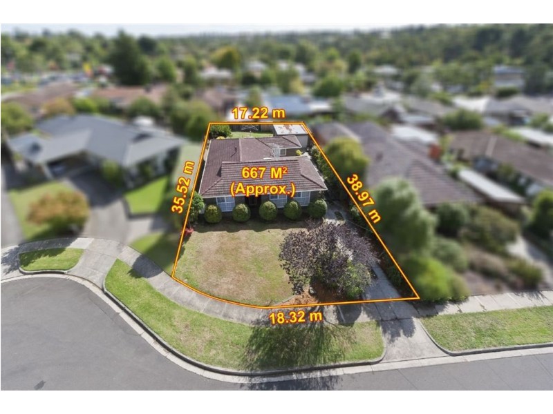 13 Ingleside Crescent, Glen Waverley VIC 3150