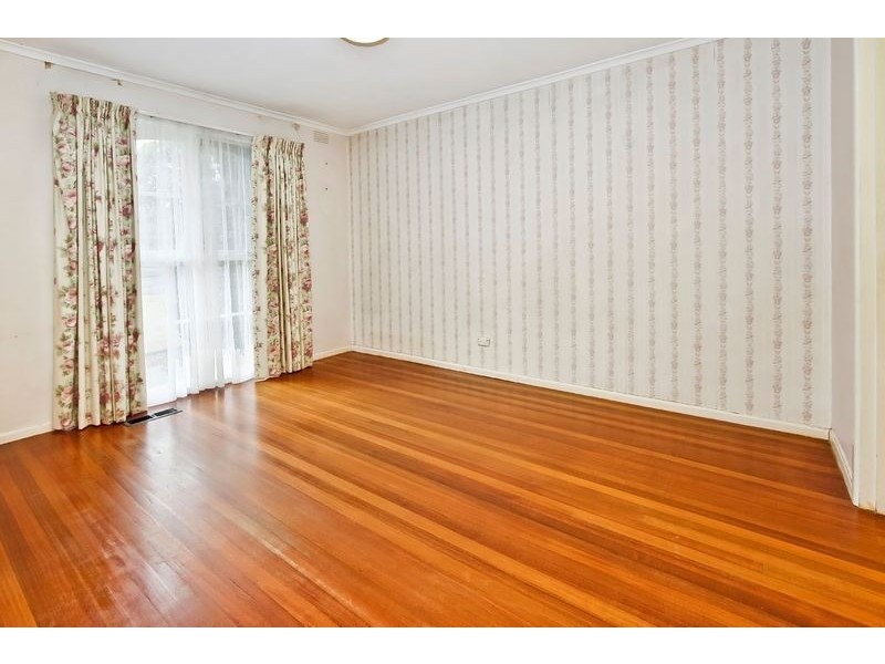 13 Ingleside Crescent, Glen Waverley VIC 3150
