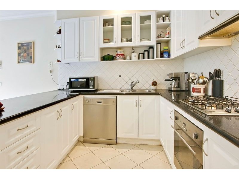 2/27 Glen Court, Glen Waverley VIC 3150