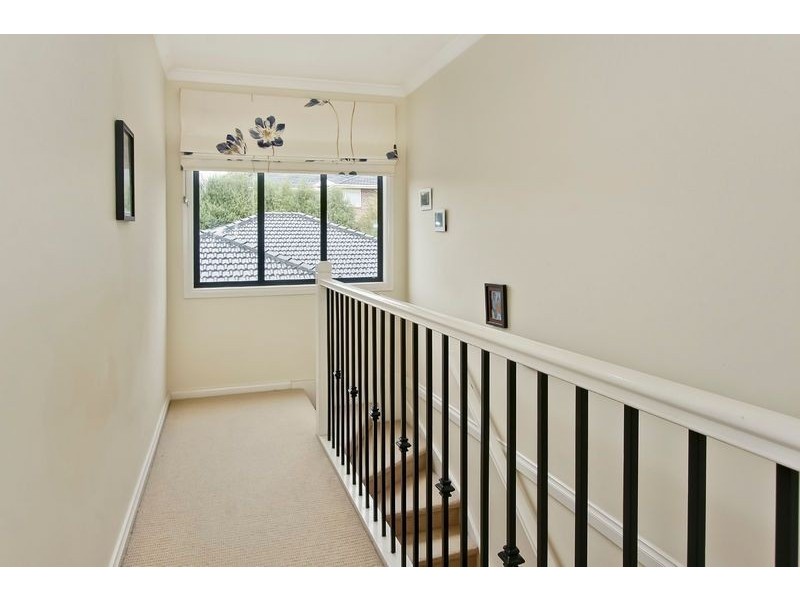 2/27 Glen Court, Glen Waverley VIC 3150