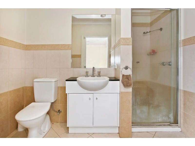 2/27 Glen Court, Glen Waverley VIC 3150