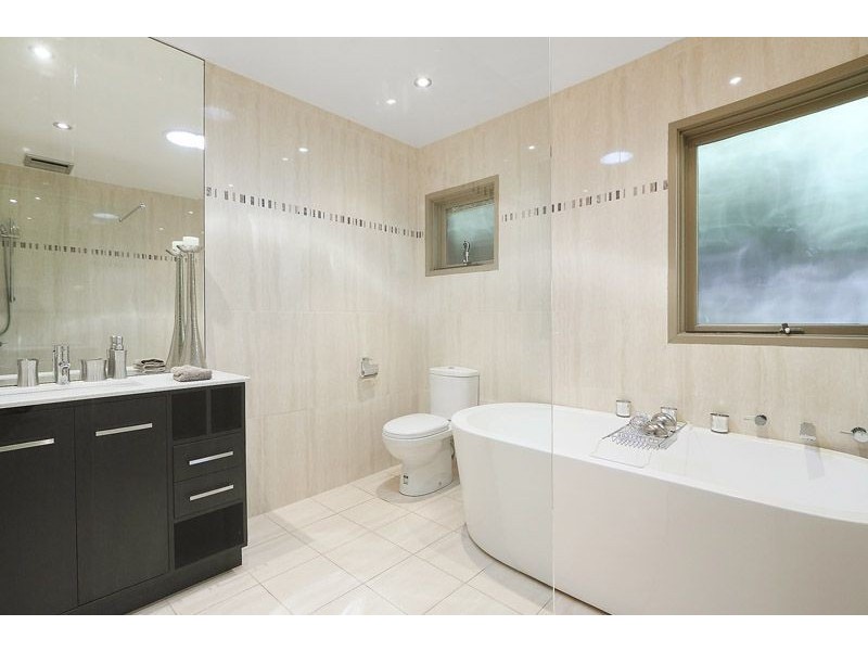 897 Waverley Road, Glen Waverley VIC 3150