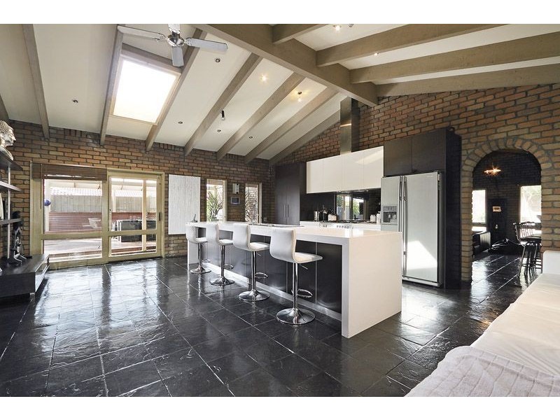 897 Waverley Road, Glen Waverley VIC 3150