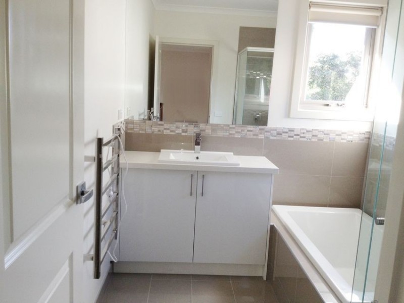 2/1 Cardiff Court, Glen Waverley VIC 3150