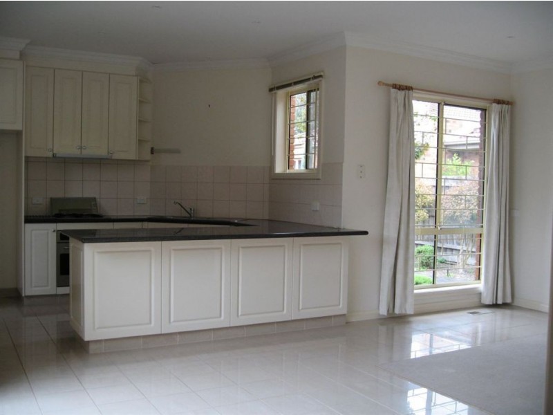 1/2 Evelyn Street, Glen Waverley VIC 3150